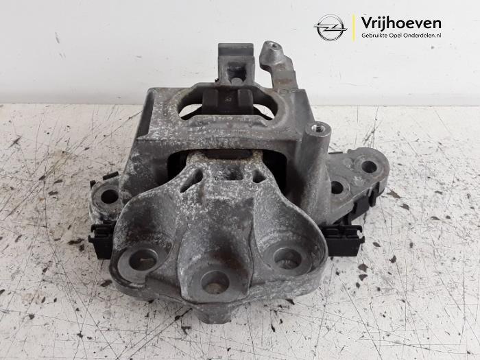 Used Engine mount Opel Astra K 1.4 Turbo 16V Price € 30,00 Margin scheme offered by Autodemontage Vrijhoeven B.V.