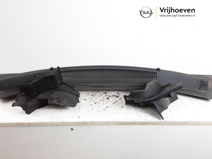 Używane Parawan Opel Zafira (M75) 2.2 16V Direct Ecotec Cena € 30,00 Procedura marży oferowane przez Autodemontage Vrijhoeven B.V.