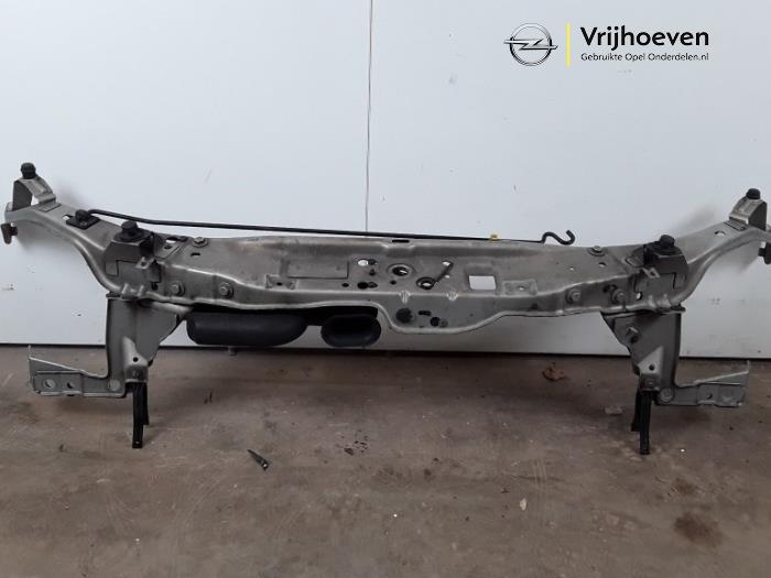 Begagnade Front Opel Zafira (M75) 2.2 16V Direct Ecotec Pris € 75,00 Marginaltabell erbjuds av Autodemontage Vrijhoeven B.V.