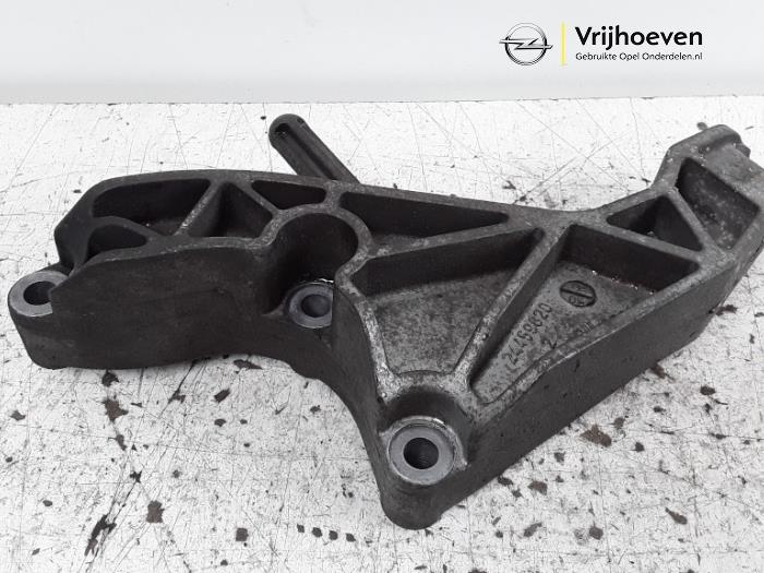 Used Engine mount Opel Zafira (M75) 2.2 16V Direct Ecotec Price € 20,00 Margin scheme offered by Autodemontage Vrijhoeven B.V.