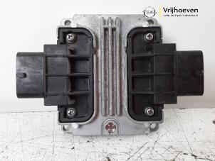Usados Ordenador de caja automática Opel Corsa D 1.4 16V Twinport Precio € 100,00 Norma de margen ofrecido por Autodemontage Vrijhoeven B.V.
