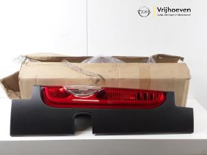 Używane Tylne swiatlo pozycyjne lewe Opel Vivaro A Combi 2.0 CDTI Cena € 40,00 Procedura marży oferowane przez Autodemontage Vrijhoeven B.V.
