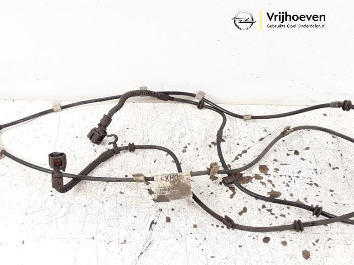 Wiring harness from a Opel Astra H SW (L35) 1.6 16V Twinport 2005
