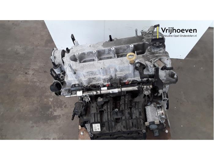 Motor van een Opel Astra K 1.4 16V 2016