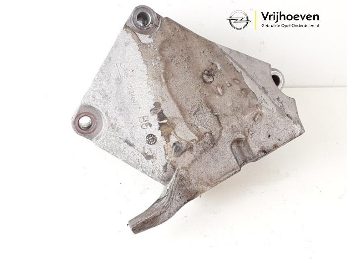 Used Engine mount Opel Astra J (PC6/PD6/PE6/PF6) 1.4 Turbo 16V Price € 20,00 Margin scheme offered by Autodemontage Vrijhoeven B.V.