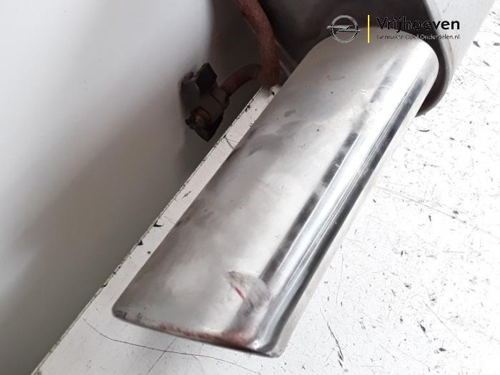 Echappement silencieux arrière d'un Opel Corsa E 1.4 16V 2017