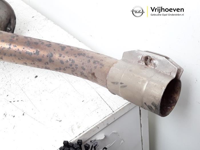 Echappement silencieux arrière d'un Opel Corsa E 1.4 16V 2017