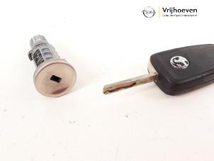 Used Ignition lock + key Opel Adam 1.4 16V Price € 45,00 Margin scheme offered by Autodemontage Vrijhoeven B.V.