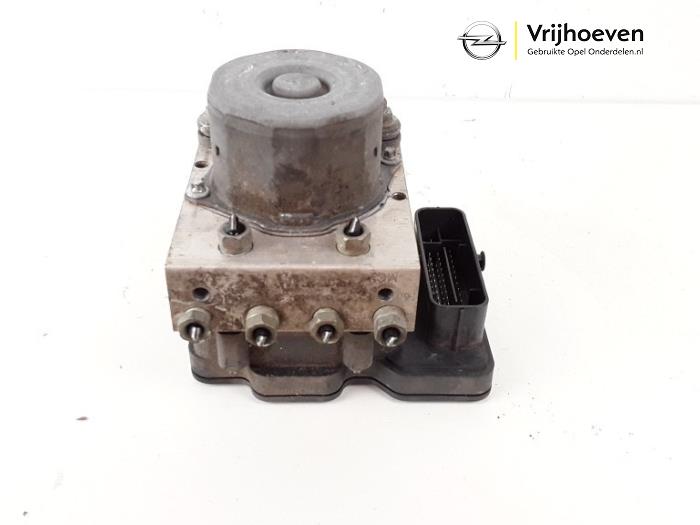 Begagnade ABS-pump Opel Meriva (B) 1.3 CDTI 16V Pris € 195,00 Marginaltabell erbjuds av Autodemontage Vrijhoeven B.V.