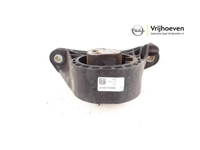 Used Engine mount Opel Insignia Grand Sport 2.0 CDTI 16V Price € 30,00 Margin scheme offered by Autodemontage Vrijhoeven B.V.