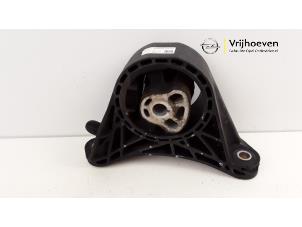 Engine mount from a Opel Insignia Grand Sport 2.0 CDTI 16V 2017