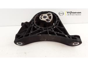Engine mount from a Opel Insignia Grand Sport 2.0 CDTI 16V 2017