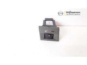 Used Seat heating switch Opel Vectra C GTS 1.8 16V Price € 10,00 Margin scheme offered by Autodemontage Vrijhoeven B.V.