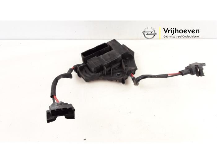 Radiator fluid heating module from a Vauxhall Signum 2.2 DIG 16V 2003
