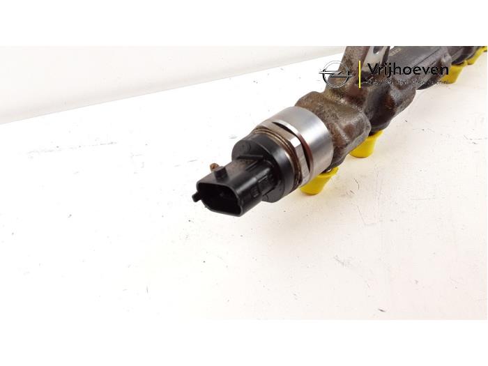 Fuel injector nozzle from a Opel Combo 1.3 CDTI 16V ecoFlex 2013
