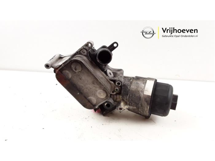 Gebrauchte Ölfiltergehäuse Opel Combo 1.3 CDTI 16V ecoFlex Preis € 50,00 Margenregelung angeboten von Autodemontage Vrijhoeven B.V.
