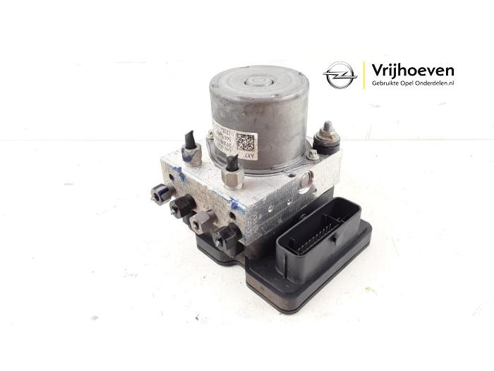 Used ABS pump Opel Karl 1.0 12V Price € 60,00 Margin scheme offered by Autodemontage Vrijhoeven B.V.