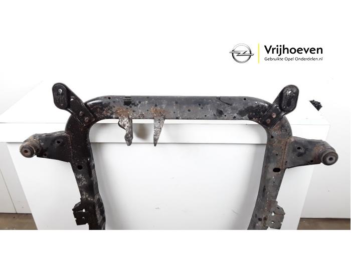 Subframe from a Opel Astra H (L48) 1.6 16V Twinport 2005