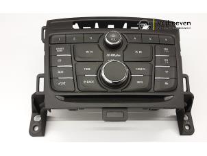 Used Radio control panel Opel Zafira Tourer (P12) 1.4 Turbo 16V EcoFLEX Price € 50,00 Margin scheme offered by Autodemontage Vrijhoeven B.V.