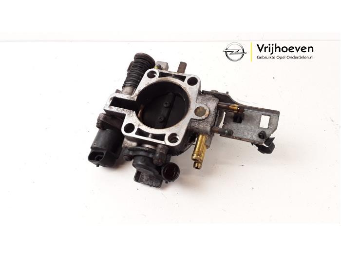 Throttle body from a Opel Astra G (F08/48) 1.6 16V 1999