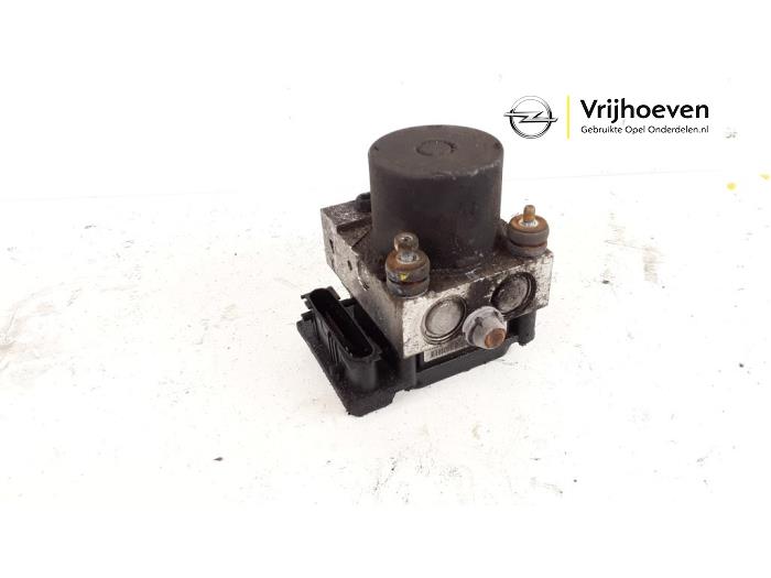 Begagnade ABS-pump Opel Corsa C (F08/68) 1.2 16V Pris € 20,00 Marginaltabell erbjuds av Autodemontage Vrijhoeven B.V.