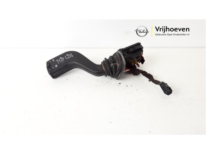 Wiper switch from a Opel Astra G Caravan (F35) 2.0 DTi 16V 2004