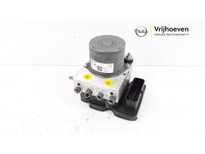 Gebrauchte ABS Pumpe Opel Crossland (X) 1.2 12V Preis € 150,00 Margenregelung angeboten von Autodemontage Vrijhoeven B.V.