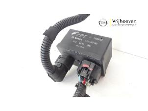 Used Glow plug relay Opel Combo 1.6 CDTI 16V ecoFlex Price € 20,00 Margin scheme offered by Autodemontage Vrijhoeven B.V.