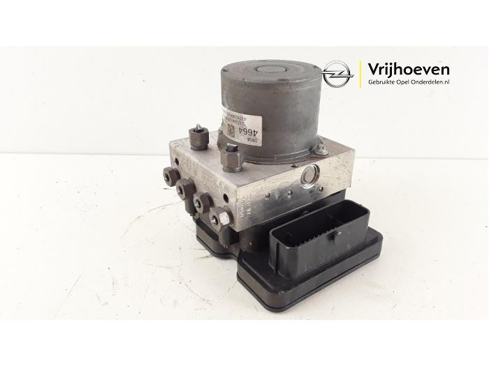 Begagnade ABS-pump Opel Astra K 1.4 Turbo 16V Pris € 80,00 Marginaltabell erbjuds av Autodemontage Vrijhoeven B.V.