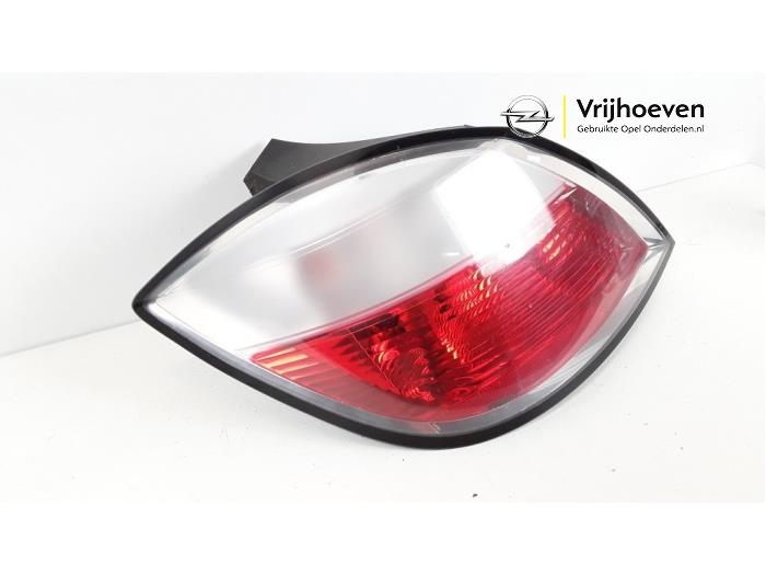 Taillight, left from a Opel Astra H (L48) 1.6 16V Twinport 2006