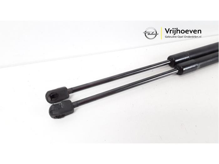 Set of tailgate gas struts from a Opel Astra H (L48) 1.6 16V Twinport 2006
