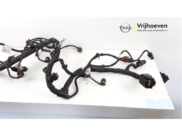 Wiring harness engine room from a Opel Combo Tour 1.3 CDTI 16V ecoFlex 2012