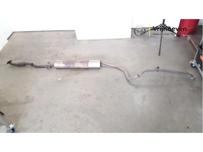 Usagé Echappement (complet) Opel Adam 1.2 16V Prix € 50,00 Règlement à la marge proposé par Autodemontage Vrijhoeven B.V.