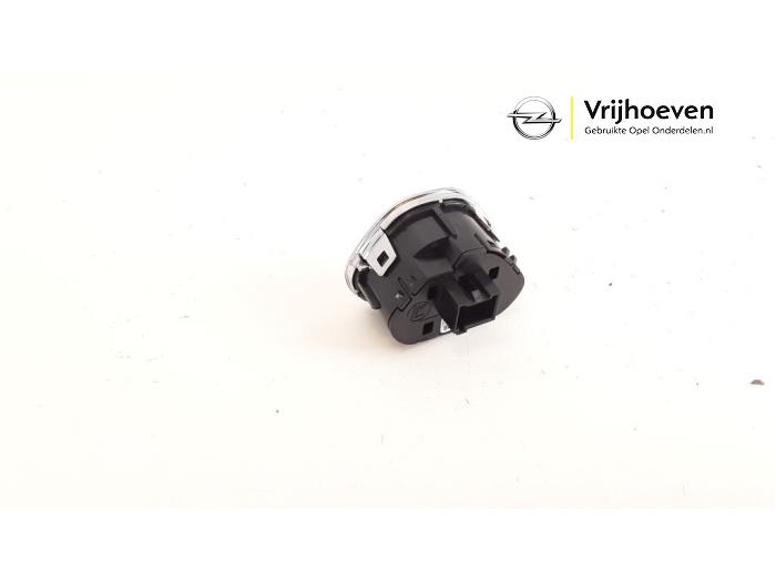 Panic lighting switch from a Opel Corsa E 1.4 16V 2018