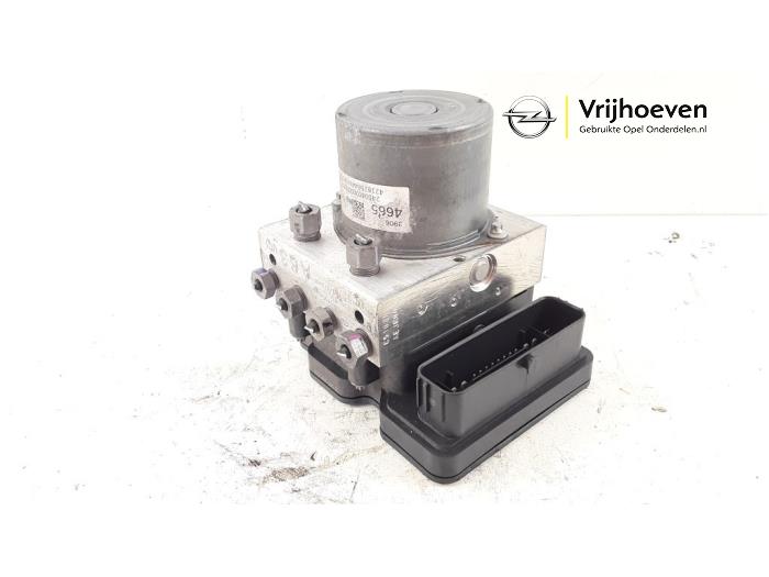 Begagnade ABS-pump Opel Astra K 1.4 Turbo 16V Pris € 150,00 Marginaltabell erbjuds av Autodemontage Vrijhoeven B.V.