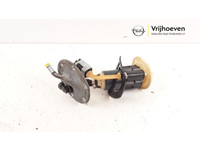 Electric fuel pump from a Opel Astra F (53/54/58/59) 1.6i 1997