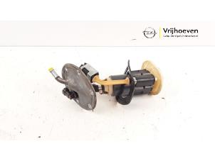 Used Electric fuel pump Opel Astra F (53/54/58/59) 1.6i Price € 30,00 Margin scheme offered by Autodemontage Vrijhoeven B.V.