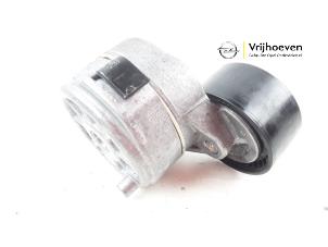 Spanrolle multiriem van een Opel Grandland (X) 1.2 Turbo 12V 2019