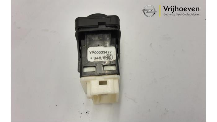 Interruptor de luz de pánico de un Opel Grandland/Grandland X 1.5 CDTI 130 2019