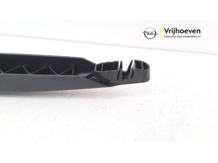 Rear wiper arm from a Opel Corsa E 1.4 16V 2019