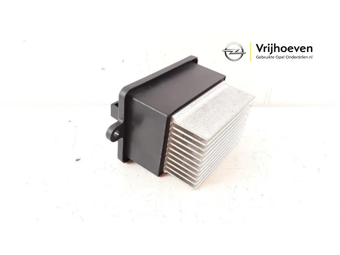 Usados Resistencia de calefactor Opel Grandland (X) 1.6 CDTi 120 Precio € 50,00 Norma de margen ofrecido por Autodemontage Vrijhoeven B.V.