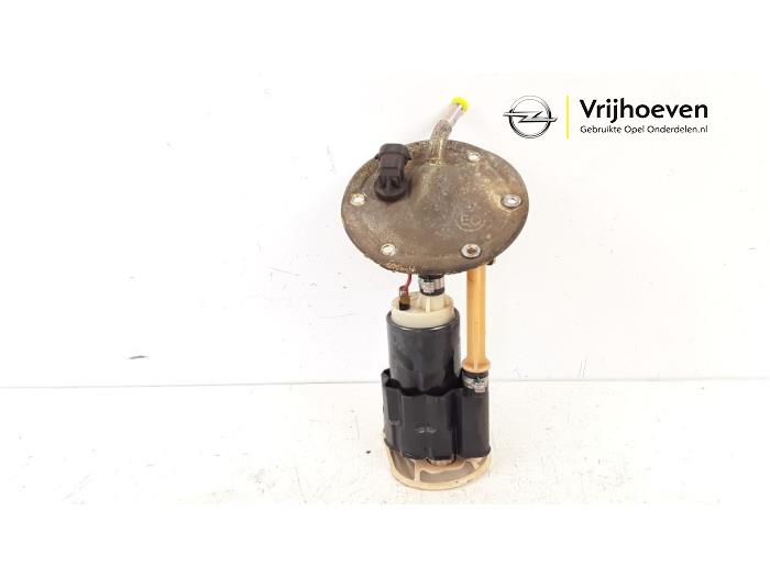 Electric fuel pump from a Opel Astra F (53B) 1.6i 1996