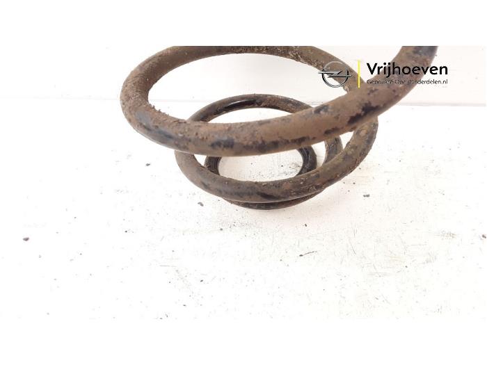 Rear coil spring from a Opel Astra G (F08/48) 1.6 1998