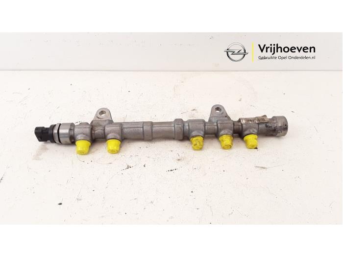 Fuel injector nozzle from a Opel Combo 1.3 CDTI 16V ecoFlex 2017