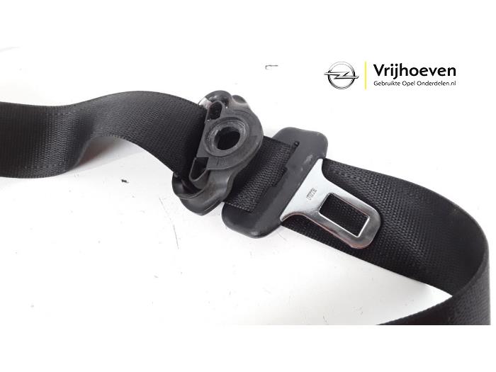 Front seatbelt, right from a Opel Zafira (F75) 1.8 16V 2003