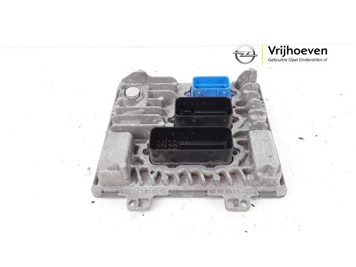 Used Engine management computer Opel Corsa E 1.3 CDTi 16V ecoFLEX Price € 100,00 Margin scheme offered by Autodemontage Vrijhoeven B.V.