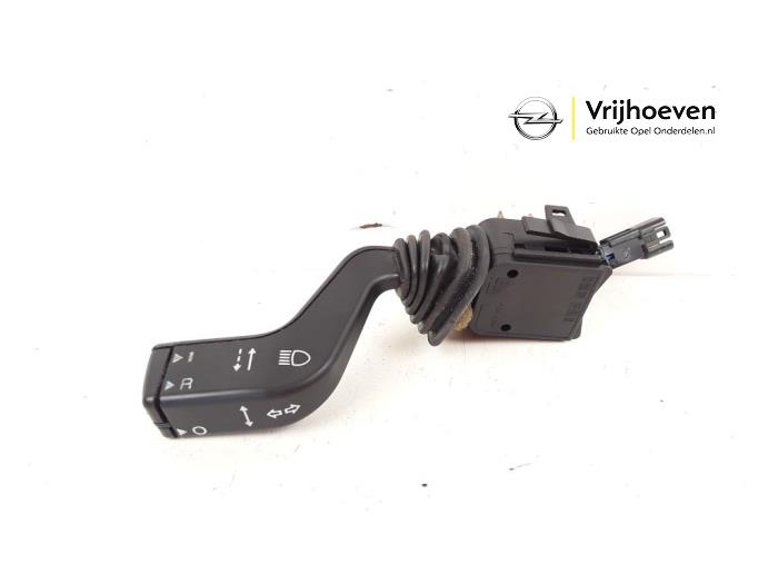 Używane Obsluga tempomatu Opel Zafira (F75) 1.8 16V Cena € 20,00 Procedura marży oferowane przez Autodemontage Vrijhoeven B.V.