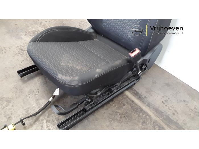 Seat, right from a Opel Astra K 1.4 Turbo 16V 2017