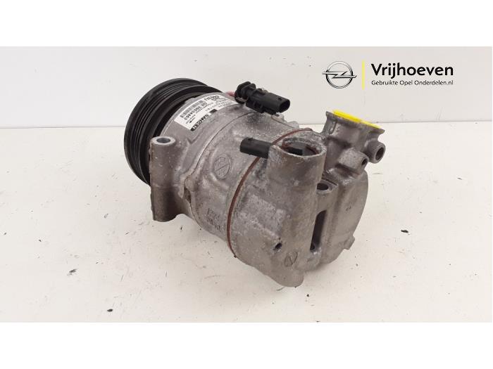 Air conditioning pump from a Opel Astra K Sports Tourer 1.0 Turbo 12V 2017