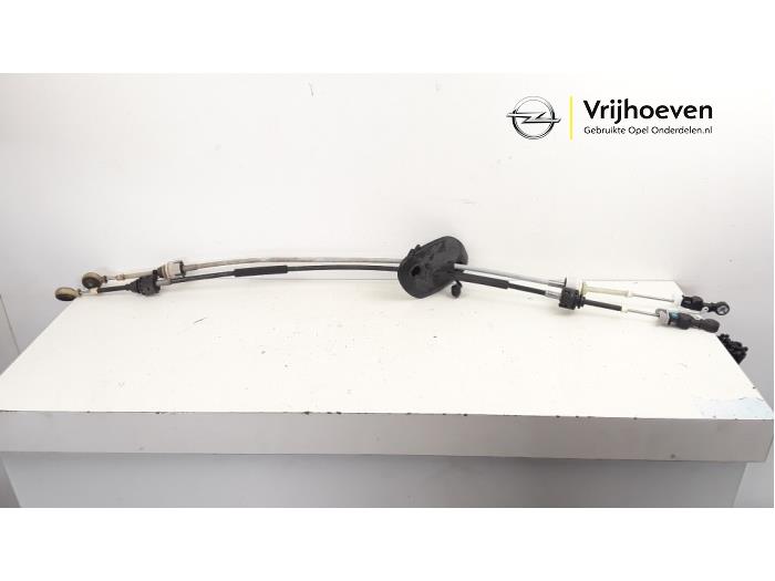 Gearbox shift cable from a Opel Astra K Sports Tourer 1.0 Turbo 12V 2017